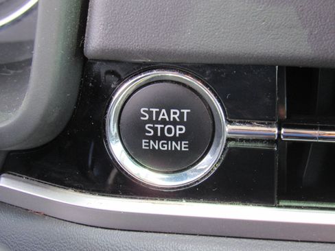 Used 2022 Mitsubishi Outlander SE image 20