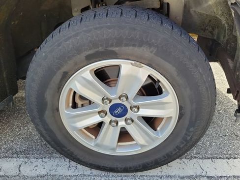Used 2017 Ford F150 XL w/ Equipment Group 101A Mid RWD image 4