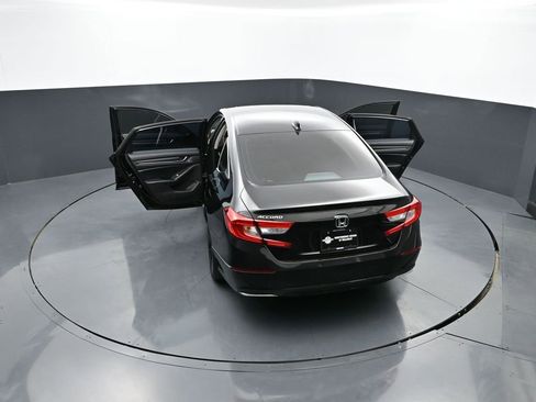 Used 2018 Honda Accord EX image 33