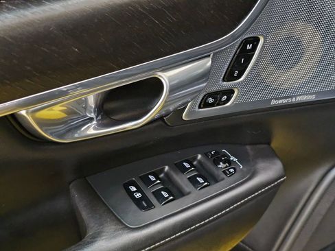 Used 2017 Volvo V90 T6 Cross Country image 24