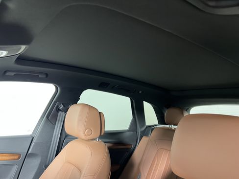 Used 2022 Audi Q5 2.0T Premium w/ Convenience Package image 19