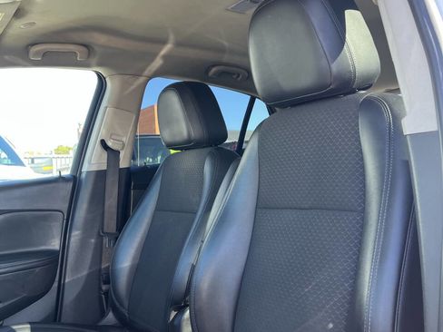 Used 2019 Buick Encore Sport Touring AWD/4WD image 10