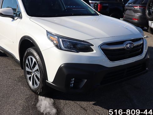 Used 2020 Subaru Outback Premium image 2