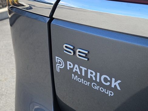 Certified 2022 Volkswagen Atlas SE image 4