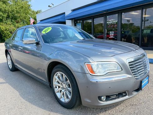 Used 2011 Chrysler 300 Limited RWD image 30