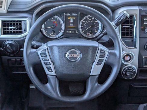 Used 2018 Nissan Titan SV image 13