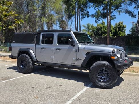 Used 2020 Jeep Gladiator Sport w/ Quick Order Package 24S AWD/4WD image 5