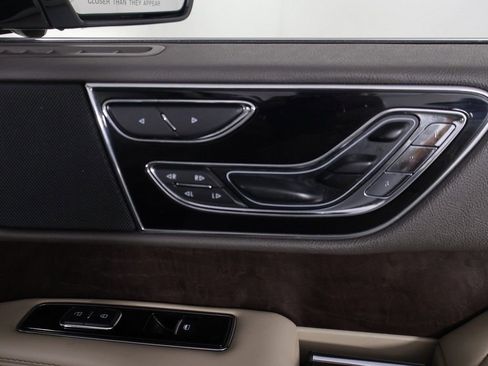 Used 2022 Lincoln Navigator Reserve AWD/4WD image 46