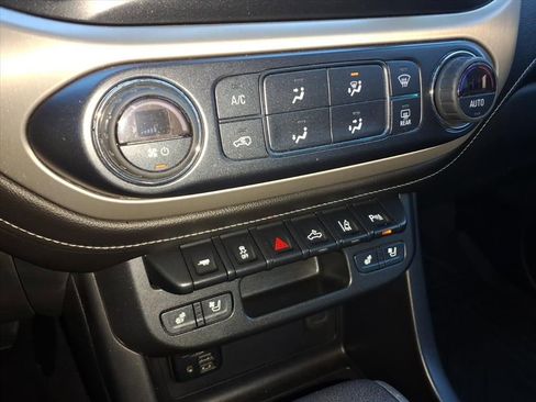 Used 2019 GMC Canyon Denali image 21