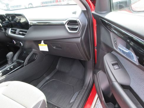 New 2026 Chevrolet TrailBlazer LS w/ LS Convenience Package AWD/4WD image 18