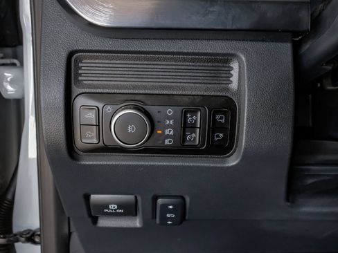 Used 2025 Ford F250 Lariat AWD/4WD image 28