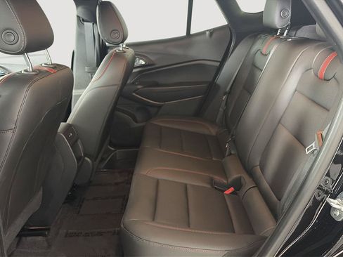 Used 2025 Chevrolet Trax RS FWD image 18
