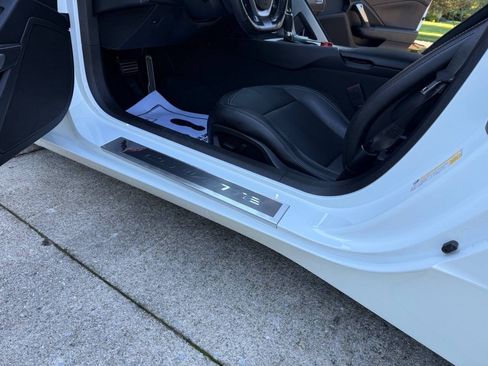Used 2019 Chevrolet Corvette Stingray Coupe w/ 1LT RWD image 14