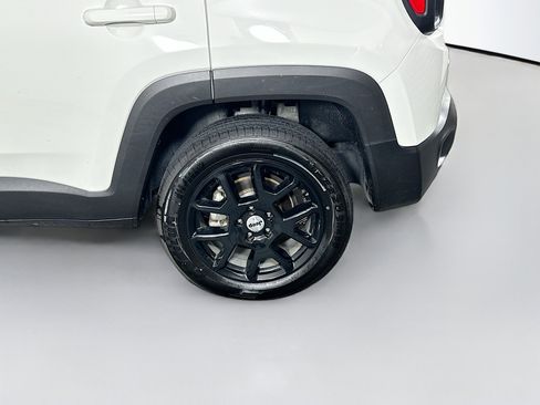 Used 2022 Jeep Renegade Latitude AWD/4WD image 11