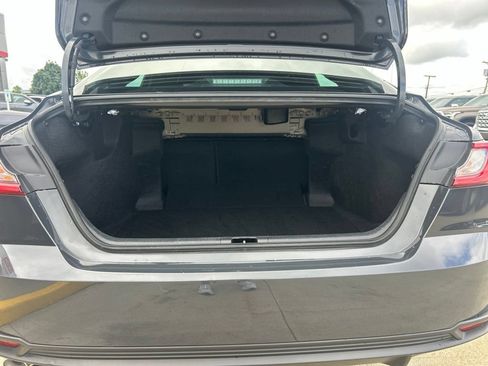 Used 2025 Toyota Camry SE FWD image 10