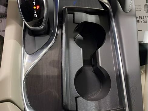 Used 2018 Buick Enclave Premium w/ Experience Buick Package image 21