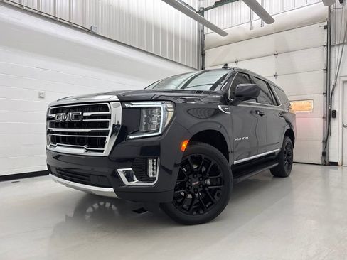 Used 2023 GMC Yukon SLT AWD/4WD image 3