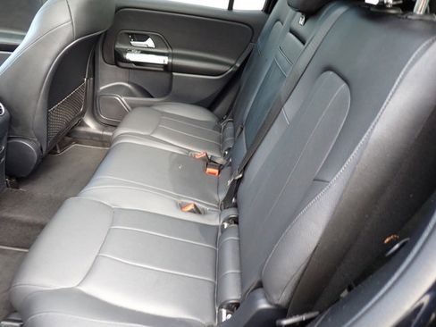 Used 2022 Mercedes-Benz GLB 250 4MATIC image 16