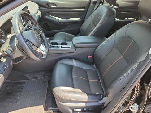 Used 2020 Nissan Altima 2.5 SR w/ Premium Package FWD image 3