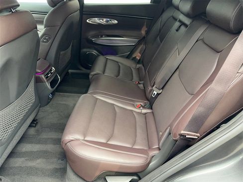 Used 2024 Genesis GV70 2.5T w/ Advanced Package image 33