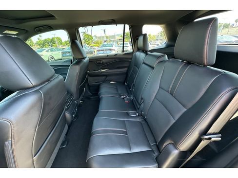 Used 2025 Honda Passport TrailSport image 14