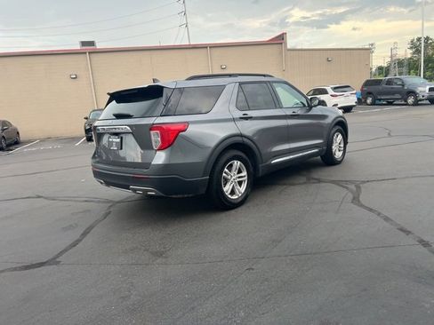 Used 2023 Ford Explorer XLT w/ Equipment Group 202A image 8