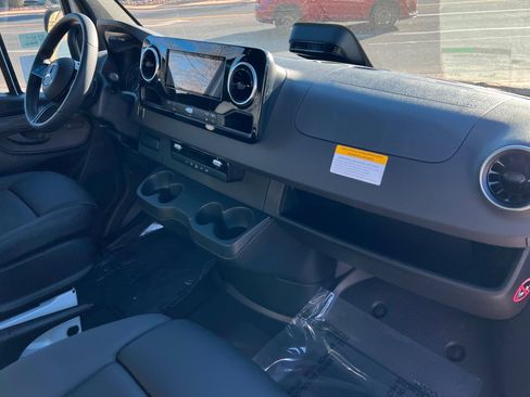 New 2026 Mercedes-Benz Sprinter 2500 image 18
