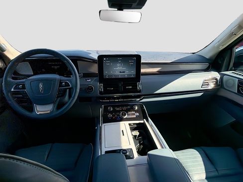 Used 2018 Lincoln Navigator L Black Label image 17