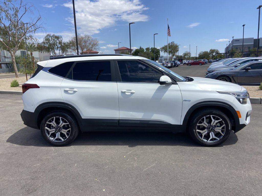 Used 2021 Kia Seltos EX AWD/4WD image 2
