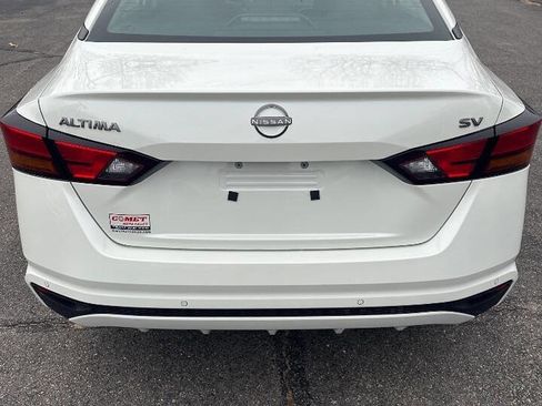 Used 2023 Nissan Altima 2.5 SV image 5