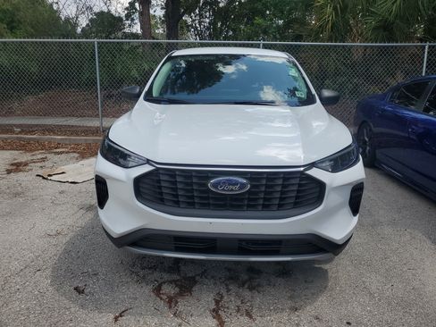 Used 2025 Ford Escape Active AWD/4WD image 3