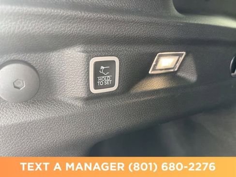 Used 2025 Jeep Grand Cherokee L Altitude AWD/4WD image 12