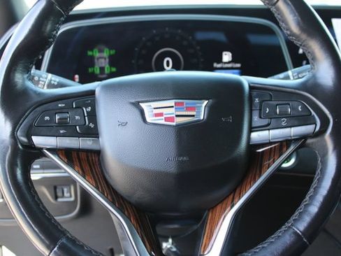 Used 2023 Cadillac Escalade Premium Luxury AWD/4WD image 20