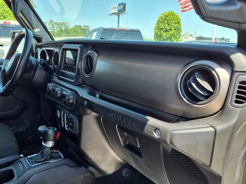 Used 2020 Jeep Wrangler Sport AWD/4WD image 10