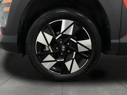 Certified 2025 Hyundai Kona SEL AWD/4WD image 11