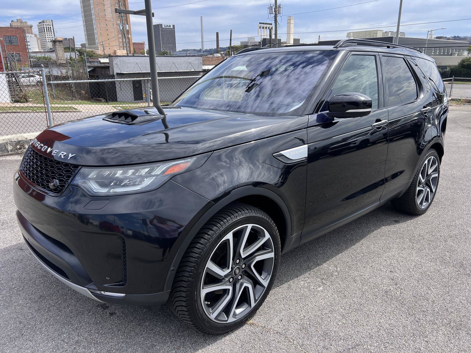 Used 2018 Land Rover Discovery HSE Luxury AWD/4WD image 3