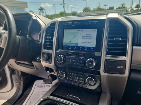 Used 2021 Ford F250 Lariat w/ Lariat Ultimate Package AWD/4WD image 27