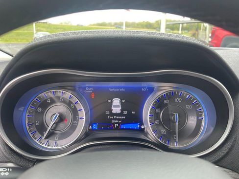 Used 2019 Chrysler 300 Touring w/ Driver Convenience Group AWD/4WD image 28