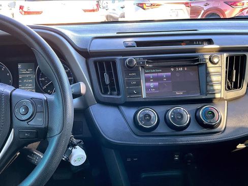 Used 2017 Toyota RAV4 LE image 6