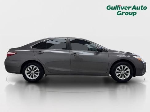 Used 2015 Toyota Camry LE FWD image 10