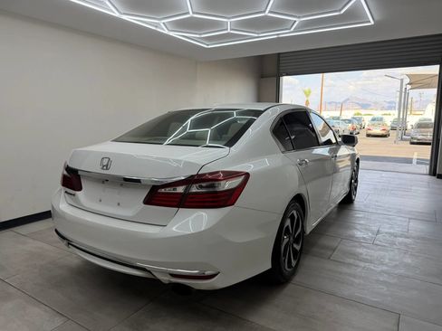 Used 2017 Honda Accord EX image 11