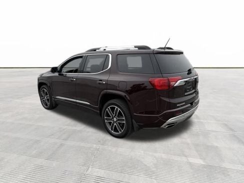 Used 2018 GMC Acadia Denali w/ Technology Package AWD/4WD image 4