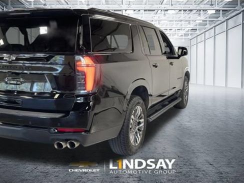 Used 2025 Chevrolet Suburban Z71 AWD/4WD image 9