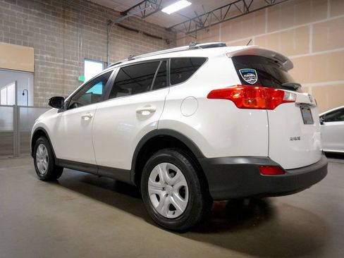 Used 2014 Toyota RAV4 LE AWD/4WD image 3