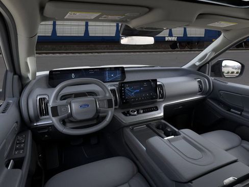 New 2025 Ford Expedition Max Active image 9