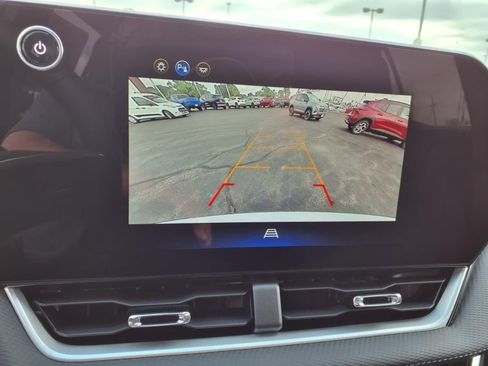 New 2026 Chevrolet Equinox LT FWD image 17
