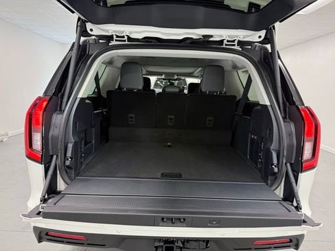 New 2025 Ford Expedition Max Active image 8