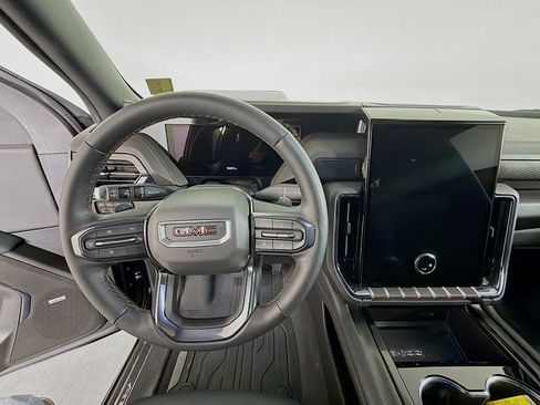 Used 2025 GMC Yukon XL AT4 w/ Premium Trailering Package AWD/4WD image 13