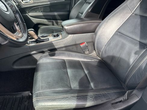 Used 2017 Jeep Grand Cherokee Limited image 12