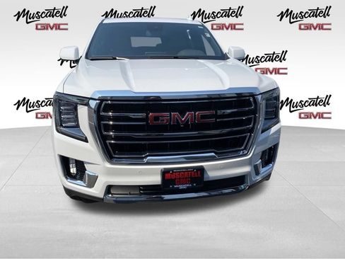 Used 2024 GMC Yukon XL SLT w/ SLT Premium Package AWD/4WD image 2
